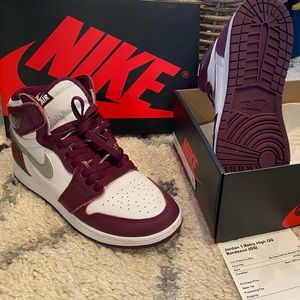 Air Jordan Retro 1 Bordeaux size 7 (GS)